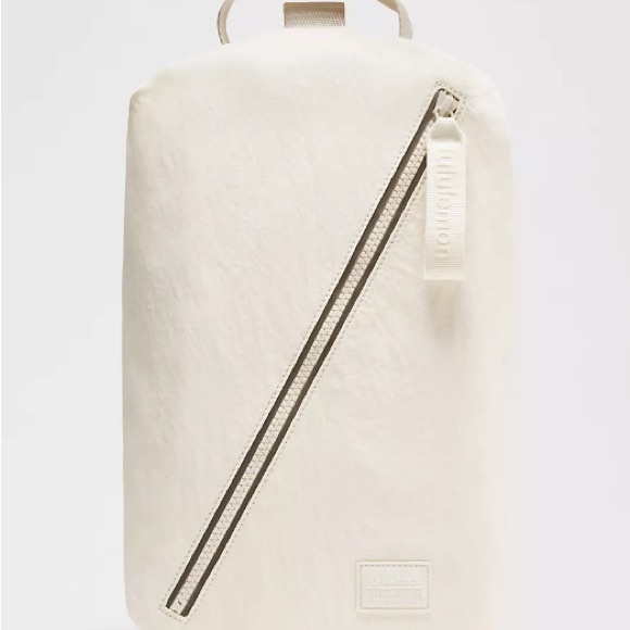 lululemon hanging toiletry bag Travel 3.5L-Colour Black No stress lululemon athletica Off-White Toiletry Bag